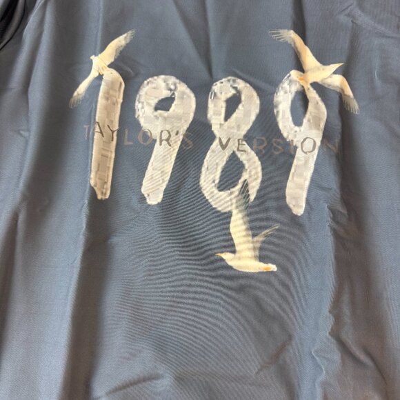 NWT 1989 Taylor's Version Sweatshirt Size S - Picture 2 of 4